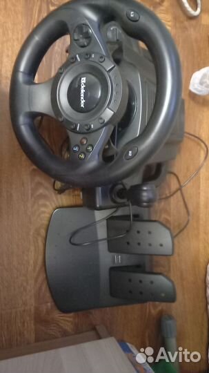 Игровой руль с педалями