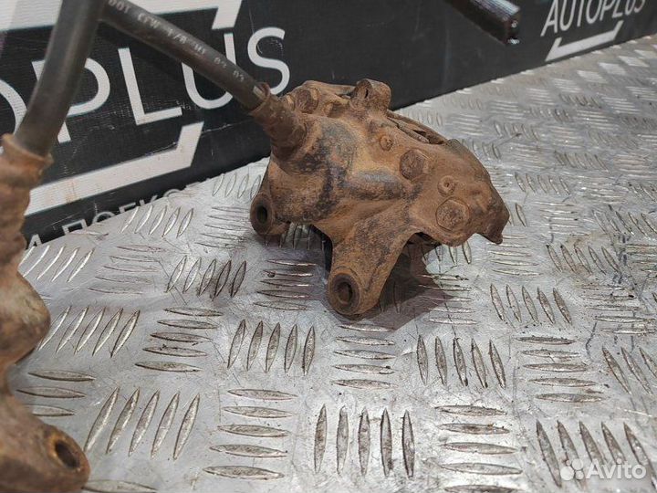 Суппорт задний Mercedes-Benz С230 E230 2.3