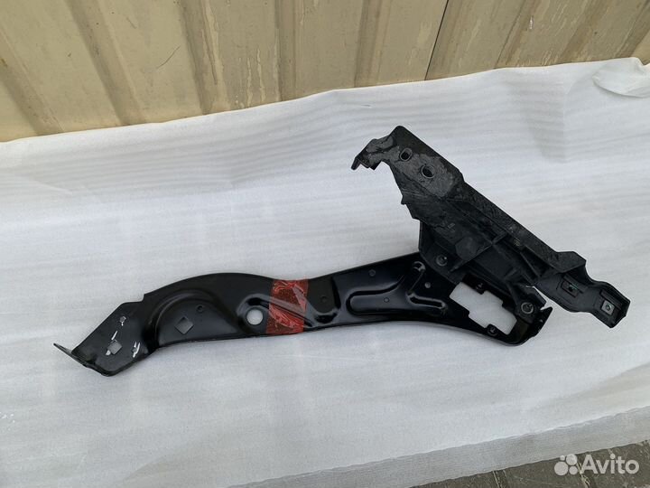 Кронштейн фары левый Mercedes Benz E class W212