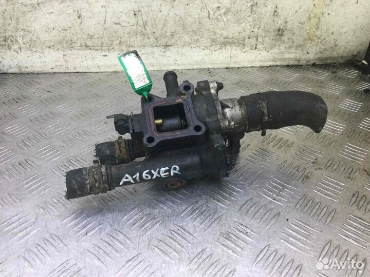 Корпус термостата Опель Зафира 12992383 A16Xer