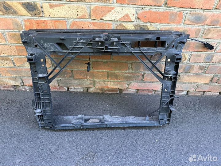 Панель передняя (телевизор) для Skoda Rapid