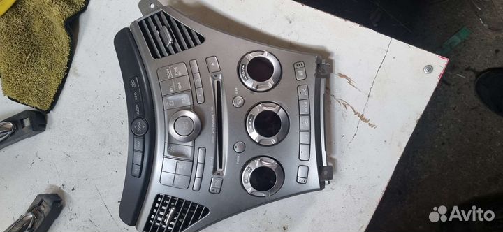 Блок управления климатом на subaru tribeca