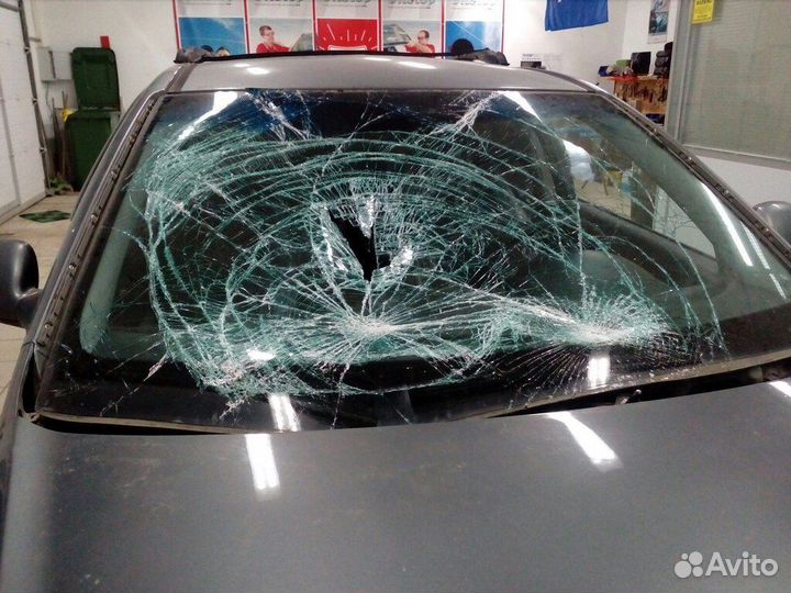 Лобовое стекло на Шкода Рапид. Установка