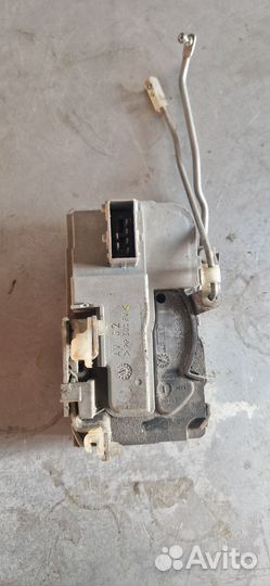 Замок двери ваз granta