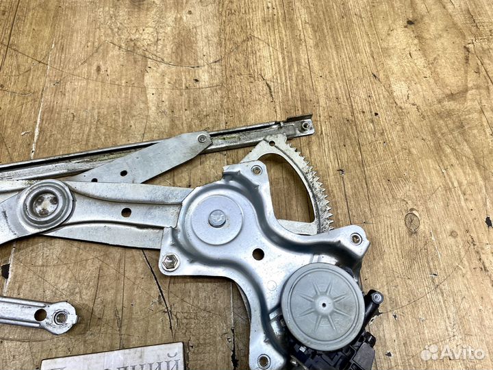 Стеклоподъемник передний Toyota Auris E15