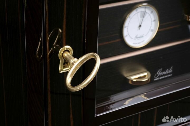 Хьюмидор-шкаф Gentili на 150 сигар 