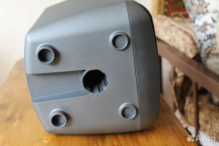 Активная звуковая колонка Behringer MPA100 BT