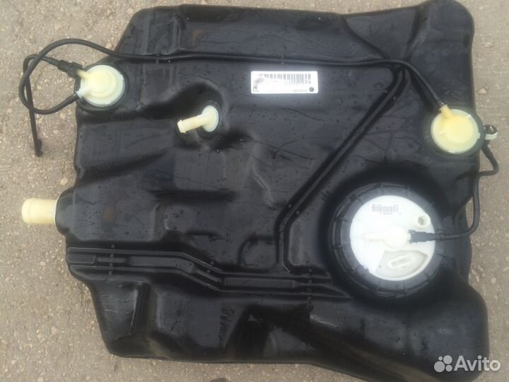 Бензобак целый Форд Фокус 2