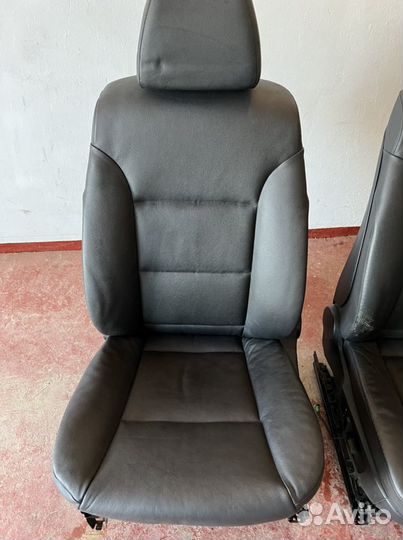 Передние сиденья bmw e60