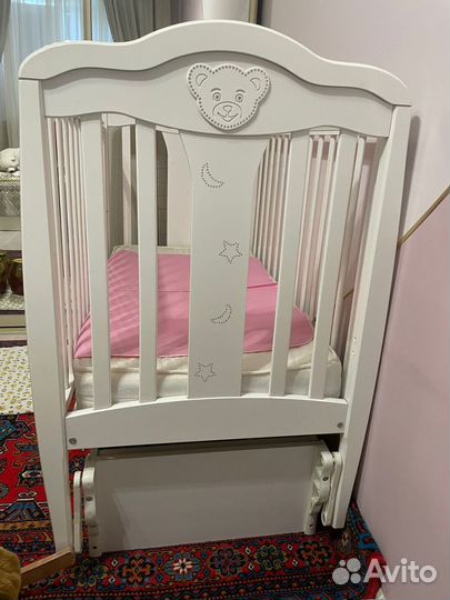 Детская кроватка с маятником Гандылян