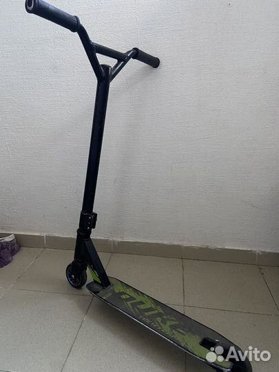 Трюковой самокат tech team duker 202