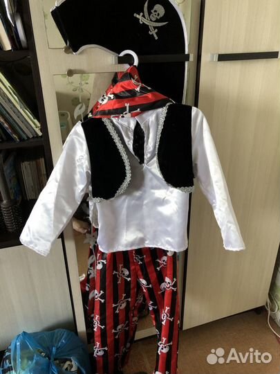 Костюм медведя, божья коровка, пират, космонавт