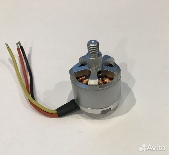Бесколлекторный двигатель для квадрокоптера