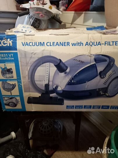 Пылесос Vitek с аквафильтром