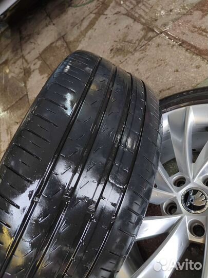 Pirelli Cinturato P7 235/45 R18 98W