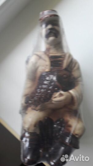 Фарфоровая статуэтка