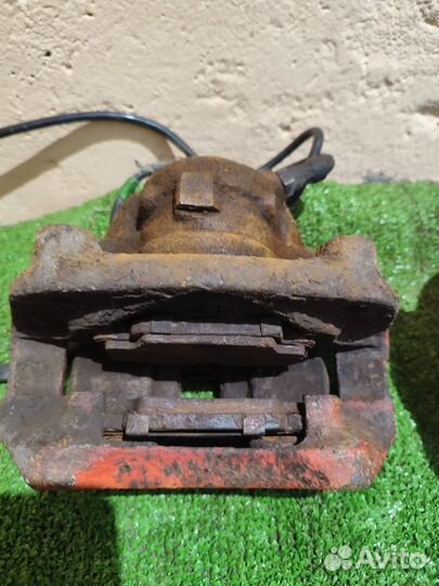 Передний суппорт Mercedes-Benz w201, w124