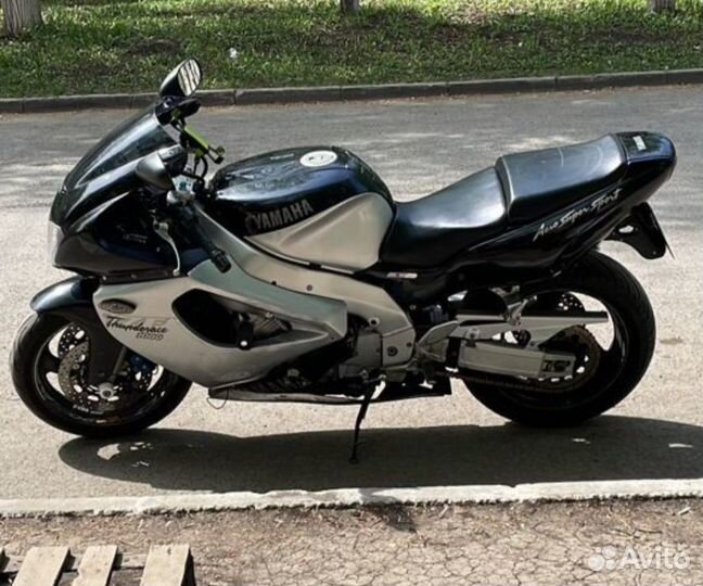 Yamaha yzf1000r Thunderace