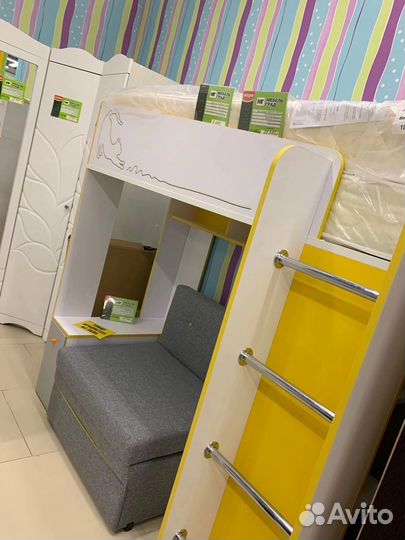 Детская кроватка