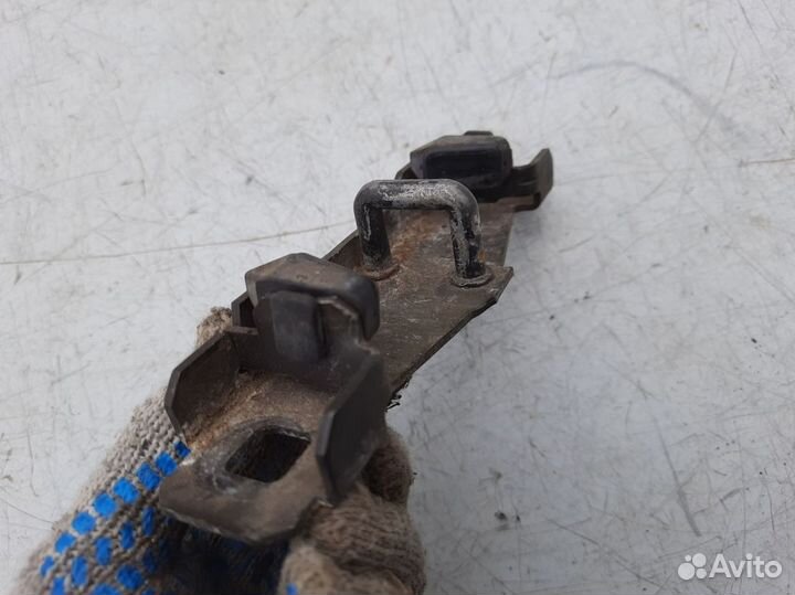 Ответная часть замка багажника Форд С Мах