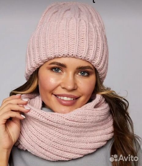 Шапка женская вязаная объемная со снудом