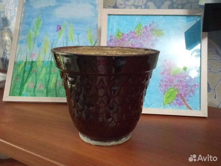 Керамический горшок для цветов и 7 поддонов