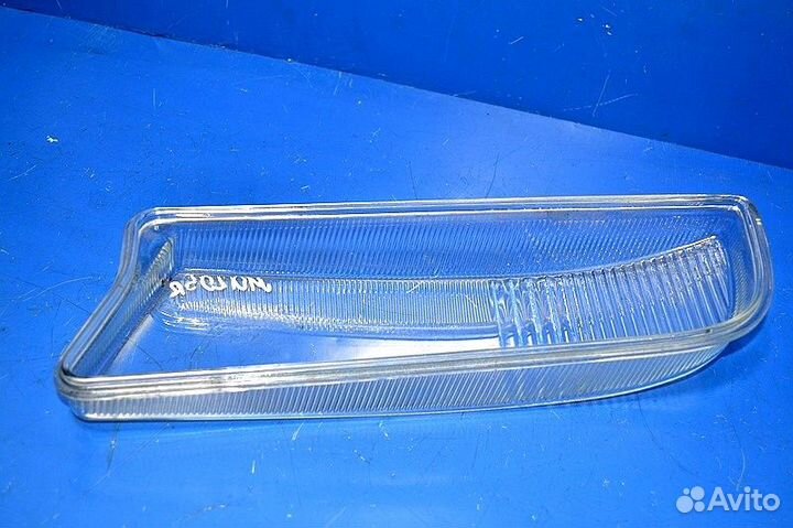 Стекло противотуманной фары, правое MAN TGX 18.680 (01.07)