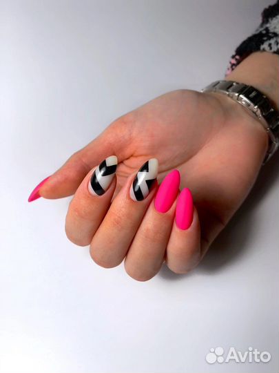 Маникюр педикюр