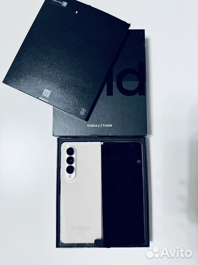 Samsung Galaxy Z Fold4, 12/256 ГБ