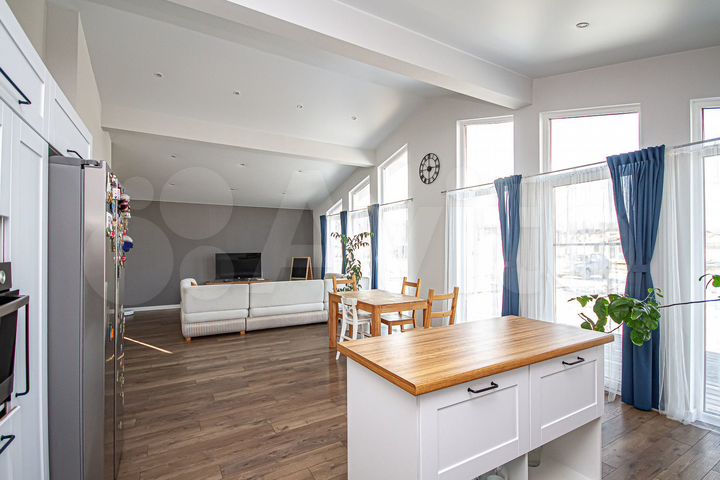 Дом 160 м² на участке 8 сот.