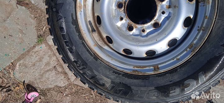 Bridgestone Ice Cruiser 5000 205/70 R15 92