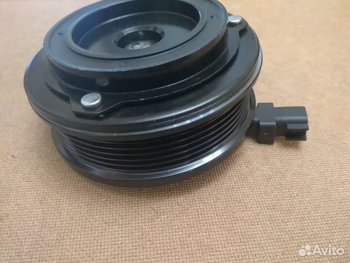 Шкив кондиционера Ford Fiesta