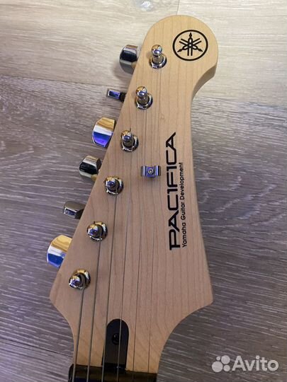 Электрогитара Yamaha Pacifica 012