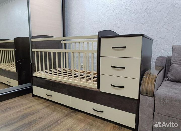 Детская кроватка