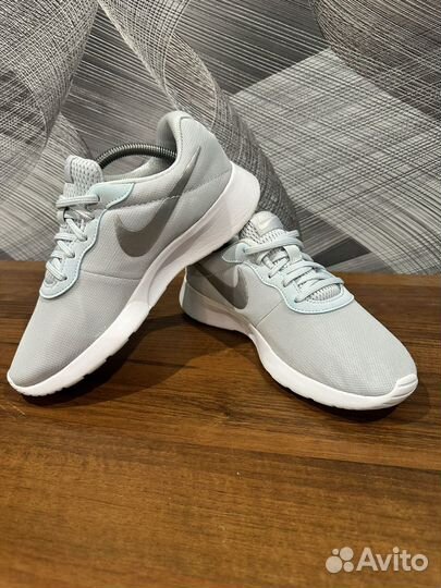 Кроссовки nike tanjun размер 37,5