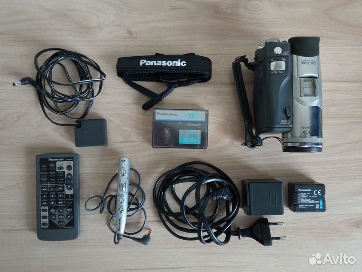 Видеокамера Panasonic NV-GS120