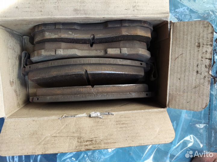 Колодки тормозные дисковые передние Tokico RN617M