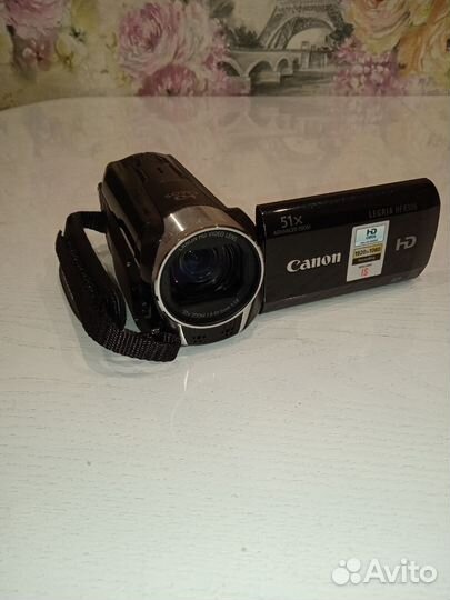 Видеокамера Canon Legria