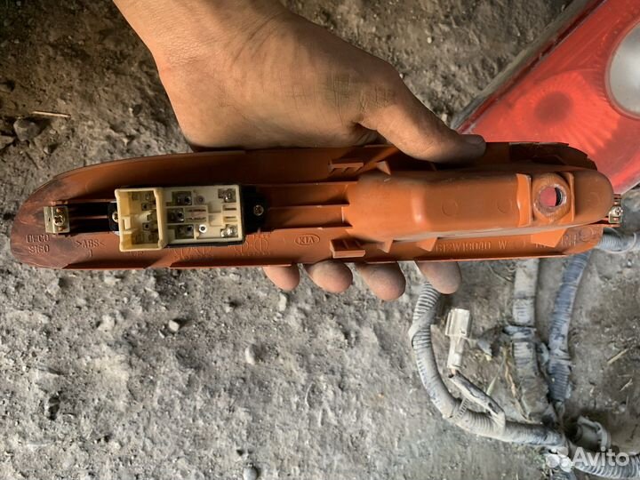 Кнопка стеклоподъемника задняя правая Kia Magentis