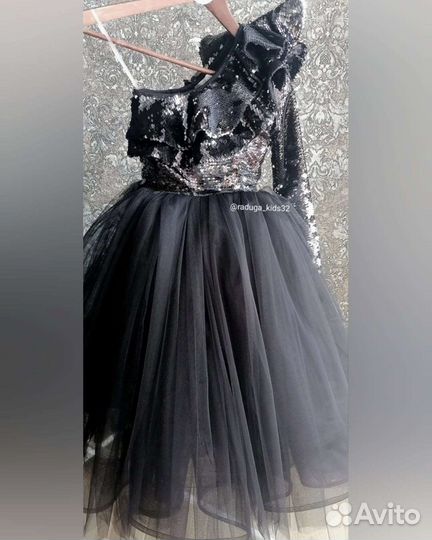 Платье нарядное для девочки 104 110 116 122 128