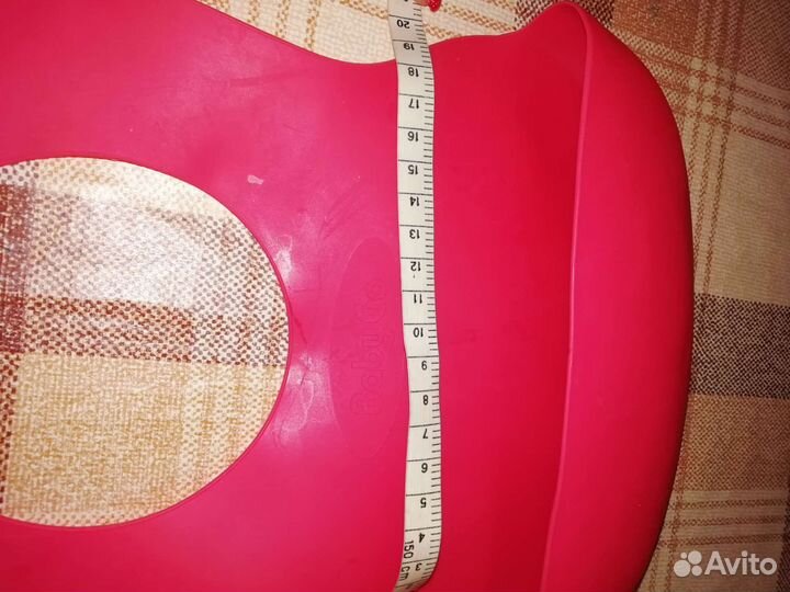 Нагрудник силиконовый с карманом