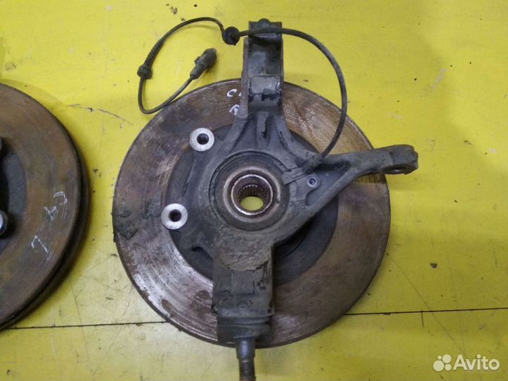 Кулак поворотный правый/левый Citroen C4 B7 Peugeo