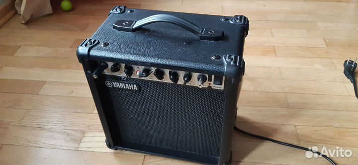 Гитарный комбоусилитель yamaha G-15