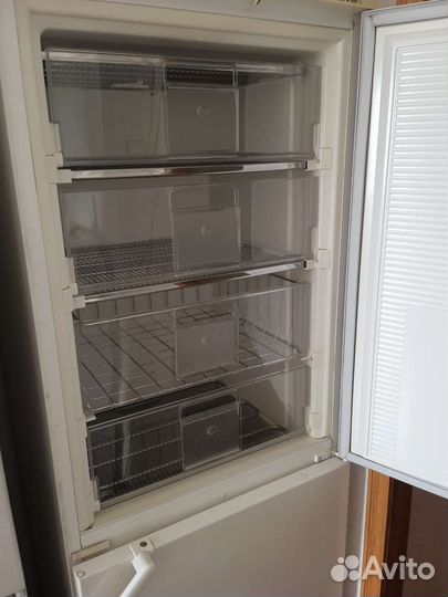 Холодильник Rosenlew Finland