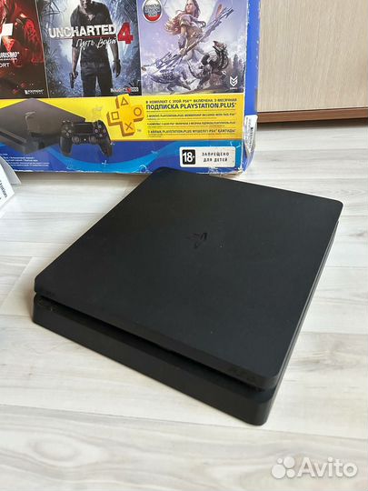 Sony PS4 slim