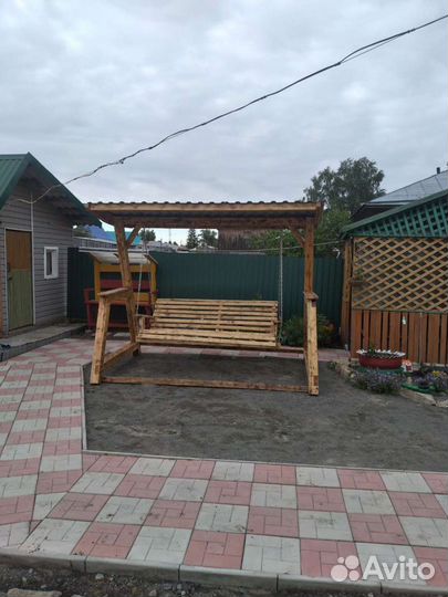 Садовые качели из дерева