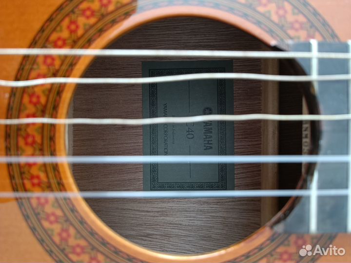 Классическая гитара yamaha c40