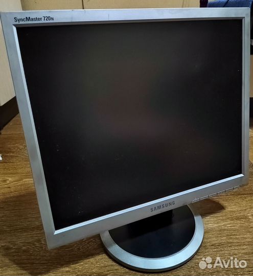 Монитор Samsung SyncMaster 720n