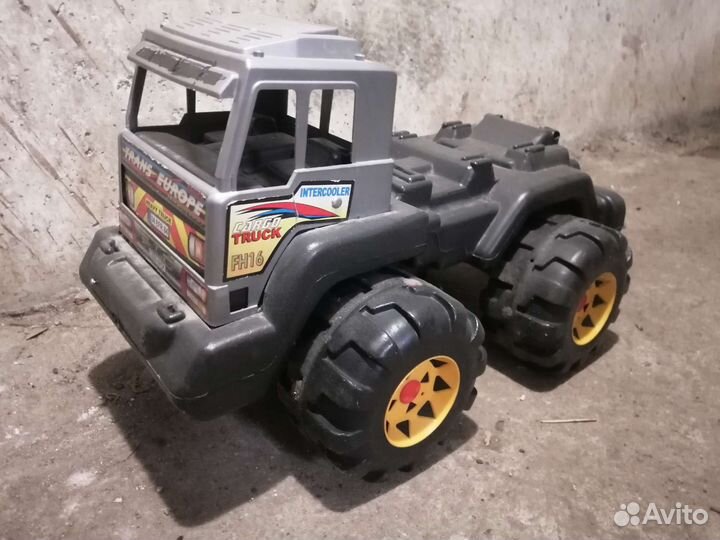 Внедорожник игрушечный грузовик машина