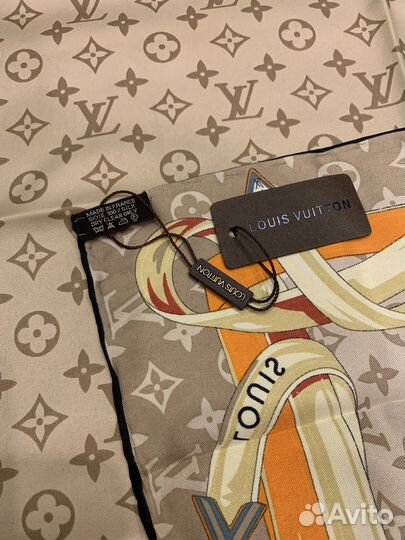 Шелковый платок Louis vuitton бежевый